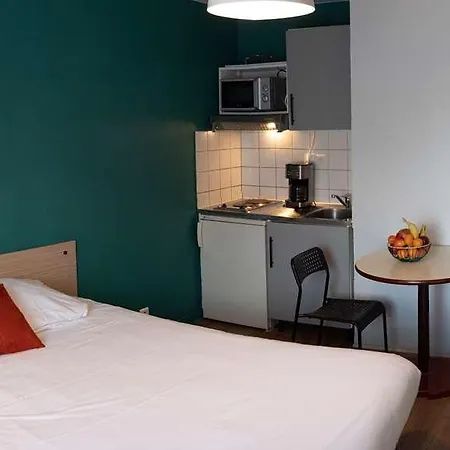 Terres De France Hotel