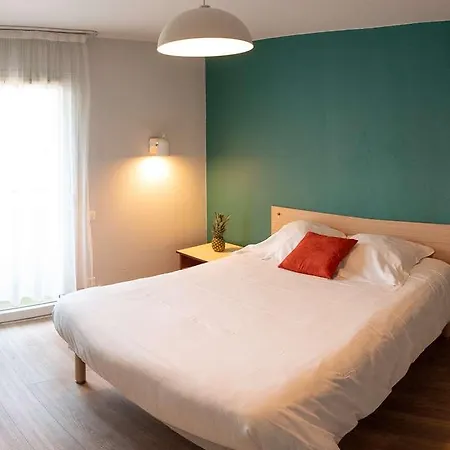 Terres De France Hotel 2*