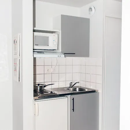 Hotel Terres De France 2*