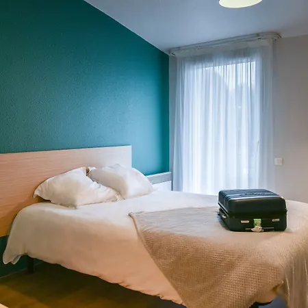 Hotel Terres De France 2*