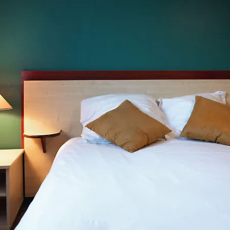 Hotel Terres De France 2*