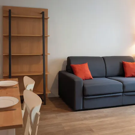 Terres De France 호텔 2*