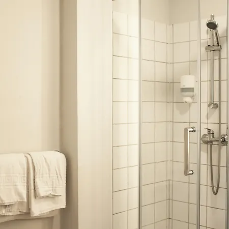 Terres De France 2* Brest