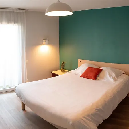 Terres De France Hotel 2*