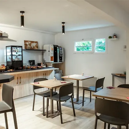 Terres De France Hotel