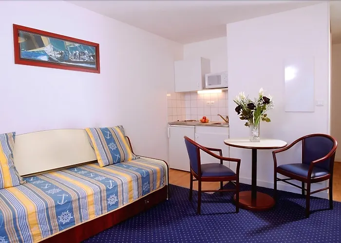 Terres De France Hotel 2*