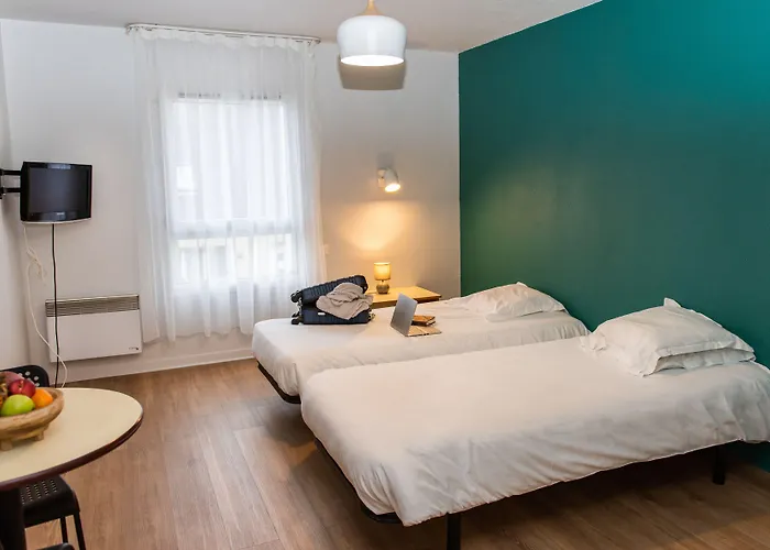 Terres De France Hotel