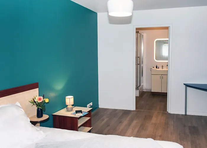 Terres De France Hotel 2*