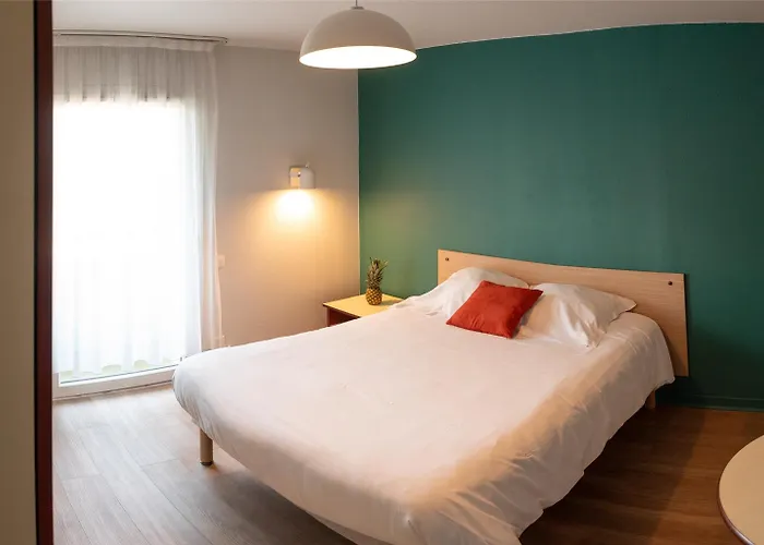 Terres De France Otel 2*